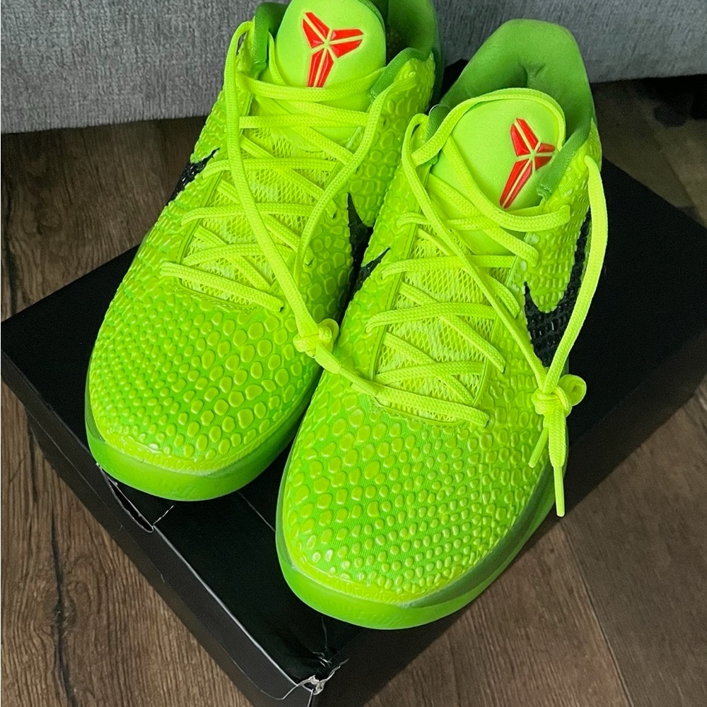 Kobe grinch